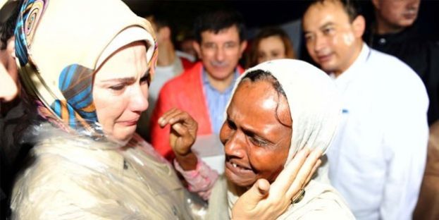 Turkish First Lady Reaches Bangladesh to Meet Displaced Rohingyas