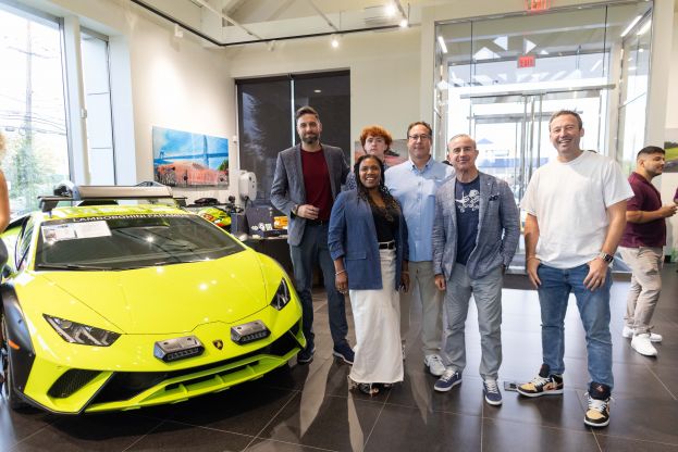 CEO Club New York Networking Night Stands Out with the Lamborghini Experience