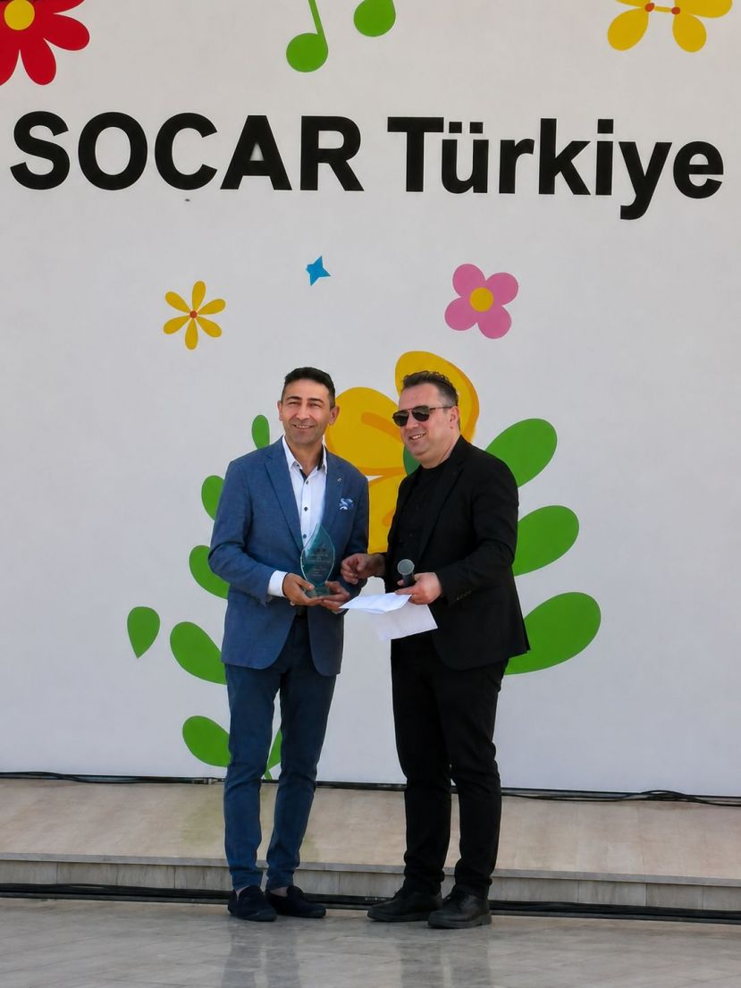 Dr. Ali Cınar Receives Award from SOCAR Türkiye Executive Committee